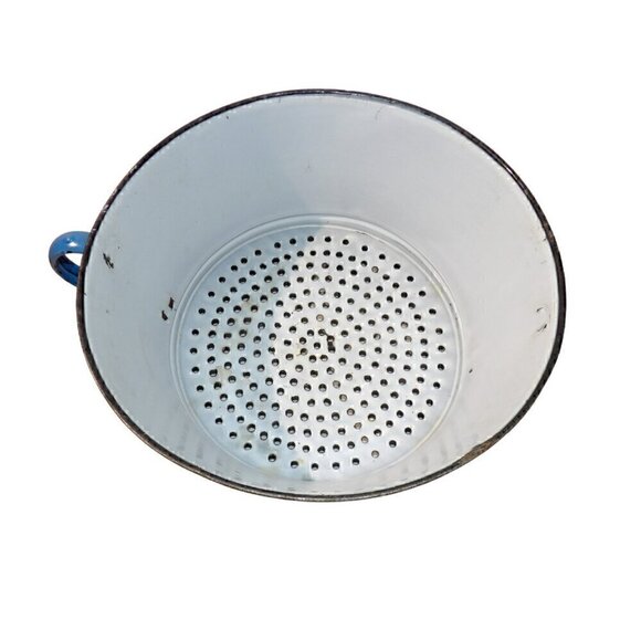 Vintage Enamel Strainer Enamel Strainer Colander - Picture 2 of 3
